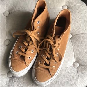 tan suede converse